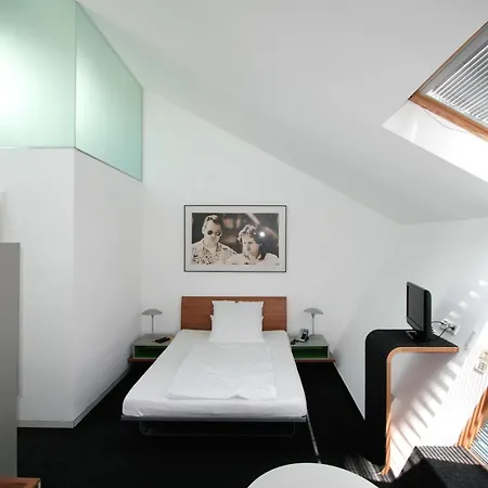 Chelsea 3* Kolín nad Rýnem