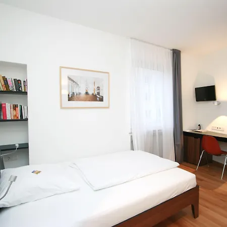 Chelsea Hotel Kolonia